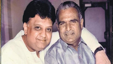 ಜಿ ಕೆ ಓಬಯ್ಯ ಜೊತೆ ಎಸ್ ಪಿ ಬಾಲಸುಬ್ರಹ್ಮಣ್ಯಂ(ಸಂಗ್ರಹ ಚಿತ್ರ)