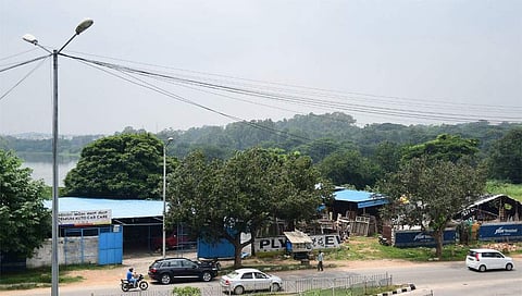 ಹೆಬ್ಬಾಳ ಕೆರೆ ಅತಿಕ್ರಮಣ