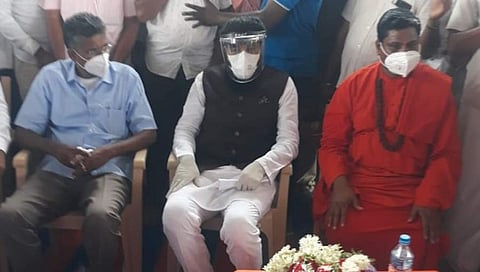 ಸಚಿವ ಶ್ರೀರಾಮುಲು ಮತ್ತಿತರರು