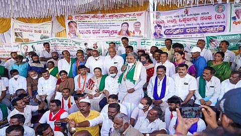 ಸಿದ್ದರಾಮಯ್ಯ ಪ್ರತಿಭಟನೆಯಲ್ಲಿ ಭಾಗಿ