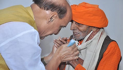 ರಾಜನಾಥ್ ಸಿಂಗ್ ರಿಂದ ಪಕ್ಷದ ಹಿರಿಯ ಕಾರ್ಯಕರ್ತರ ಭೇಟಿ
