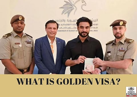 ಗೋಲ್ಡನ್ ವೀಸಾ ಅಂದ್ರೆ ಏನು? 2019ರಲ್ಲಿ ಯುಎಇ  ಧೀರ್ಘಾವಧಿಯ ವಾಸದ ವೀಸಾಗಳಿಗಾಗಿ ಹೊಸ ವ್ಯವಸ್ಥೆಯೊಂದನ್ನು ಅನುಷ್ಠಾನಗೊಳಿಸಿತು. ಹೊಸ ವ್ಯವಸ್ಥೆಯಲ್ಲಿ ವಿದೇಶಿಗರು ಯುಎಇಯಲ್ಲಿ ರಾಷ್ಟ್ರೀಯ ಪ್ರಾಯೋಜಕರ ಅಗತ್ಯವಿಲ್ಲದೆ ಮತ್ತು ಅವರ ವ್ಯವಹಾರದ ಶೇಕಡಾ 100 ರಷ್ಟು ಮಾಲೀಕತ್ವದೊಂದಿಗೆ ವಾಸಿಸಲು, ಕೆಲಸ ಮಾಡಲು ಮತ್ತು