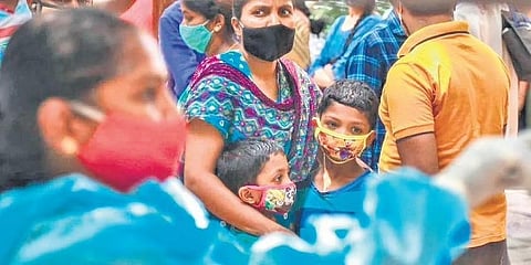 ಮಕ್ಕಳಿಗೆ ಲಸಿಕೆ ಹಾಕುವ ಮುನ್ನ ಸುರಕ್ಷತೆ, ಪರಿಣಾಮಕಾರಿತ್ವದ ಬಗ್ಗೆ ಮಾಹಿತಿಯ ಅಗತ್ಯವಿದೆ: ತಜ್ಞರು 