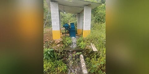 ಸುರೇಶ್ ಬಲ್ನಾಡ್ ಅವರ ತೋಟದಲ್ಲಿ ಜಲವಿದ್ಯುತ್  ನಿಂದ ವಿದ್ಯುತ್ ತಯಾರಿಕೆ