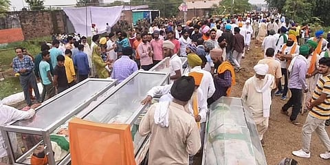ಹಿಂಸಾಚಾರದಲ್ಲಿ ಮೃತಪಟ್ಟ ರೈತರ ಮೃತದೇಹ