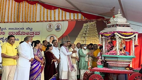 ಮಾಜಿ ಮುಖ್ಯಮಂತ್ರಿ ಎಸ್.ಎಂ.ಕೃಷ್ಣ ಅವರು ‘ಮೈಸೂರು ದಸರಾ -2021’ರ ಮಹೋತ್ಸವಕ್ಕೆ ಚಾಲನೆ ನೀಡಿದರು