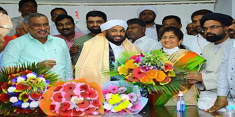 ಸಚಿವರಾದ ಶಶಿಕಲಾ ಜೊಲ್ಲೆ, ಜೆ. ಸಿ. ಮಾಧುಸ್ವಾಮಿ, ರಾಜ್ಯ ವಕ್ಫ್ ಮಂಡಳಿ ಅಧ್ಯಕ್ಷ ಮಹಮದ್ ಷಫಿ ಸಾ-ಆದಿ ಮತ್ತಿತರರು