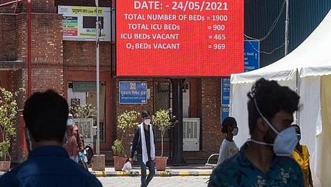ಕೊರೋನಾ ಎರಡನೇ ಅಲೆ ಸಂದರ್ಭದಲ್ಲಿ ದೆಹಲಿಯ ಆಸ್ಪತ್ರೆಯೊಂದರ ಮುಂದೆ ಕಂಡುಬಂದಿದ್ದ ದೃಶ್ಯ