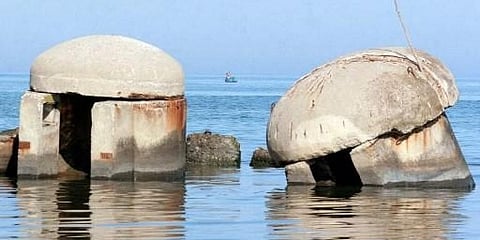 ಸಮುದ್ರ ತಟದ ಬಂಕರ್