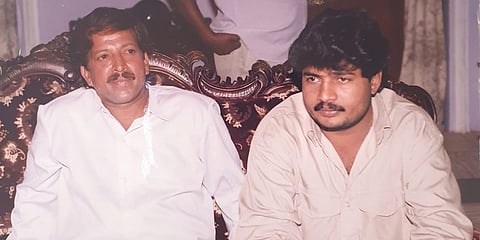 ನಟ ವಿಷ್ಣುವರ್ಧನ್ ಅವರೊಂದಿಗೆ ನಿರ್ಮಾಪಕ ರಾಮು