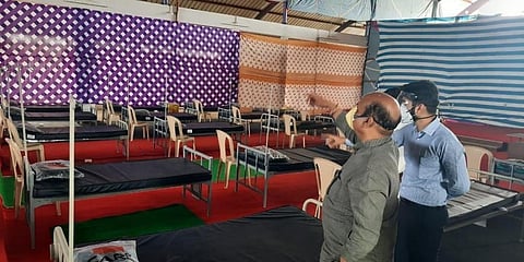 ಪರಿಶೀಲನೆ ನಡೆಸುತ್ತಿರುವ ಬಸವರಾಜ ಬೊಮ್ಮಾಯಿ