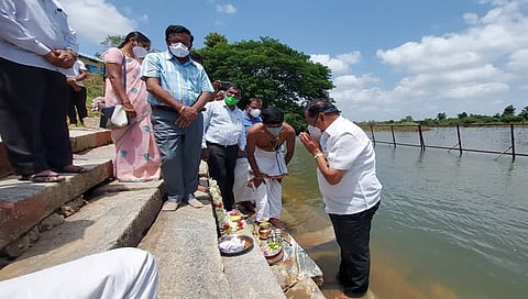 ಎ.ಟಿ ರಾಮಸ್ವಾಮಿ ಅವರಿಂದ ಅಸ್ಥಿ ವಿಸರ್ಜನೆ