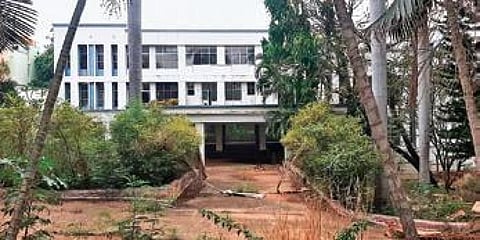 ಪಾಳು ಬಿದ್ದಿರುವ ಮಕ್ಕಳ ಆಸ್ಪತ್ರೆ