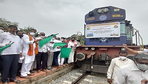 ರಾಜ್ಯದ ಮೊದಲ ಕಿಸಾನ್ ರೈಲಿಗೆ ಹಸಿರು ನಿಶಾನೆ