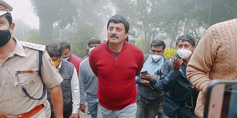 ನಂದಿಬೆಟ್ಟದಲ್ಲಿ ರೋಪ್‌ ವೇ ನಿರ್ಮಾಣ ಸಂಬಂಧ ಸ್ಥಳ ಪರಿಶೀಲನೆ ನಡೆಸುತ್ತಿರುವ ಸಚಿವ ಯೋಗೇಶ್ವರ್
