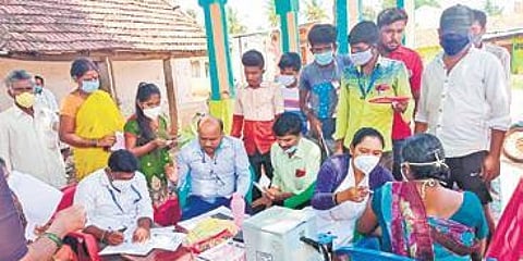 ಗ್ರಾಮದಲ್ಲಿರುವ ಲಸಿಕಾ ಕೇಂದ್ರ