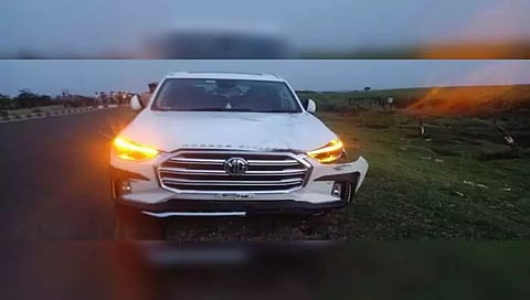 ಡಿಸಿಎಂ ಪುತ್ರ ಪ್ರಯಾಣಿಸುತ್ತಿದ್ದ ಕಾರು
