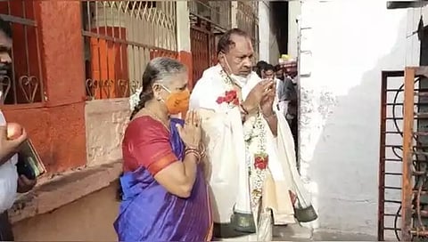 ಬಾಗಲಕೋಟೆ ಬದಾಮಿ ಬನಶಂಕರಮ್ಮ  ಕ್ಷೇತ್ರಕ್ಕೆ ಕುಟುಂಬ ಸಮೇತವಾಗಿ ಭೇಟಿ ನೀಡಿ ವಿಶೇಷ ಪೂಜೆ ಸಲ್ಲಿಸಿದ ಕೆ ಎಸ್ ಈಶ್ವರಪ್ಪ