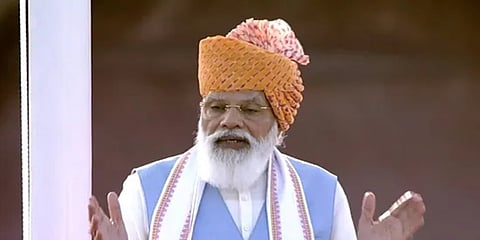 ಸ್ವಾತಂತ್ರ್ಯ ದಿನಾಚರಣೆ ಅಂಗವಾಗಿ ಧ್ವಜಾರೋಹಣ ನೆರವೇರಿಸಿ ಮಾತನಾಡುತ್ತಿರುವ ಪ್ರಧಾನಿ ಮೋದಿ