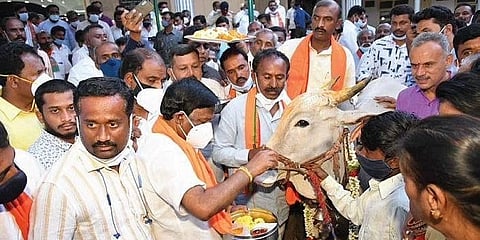ಆನೇಕಲ್ ನಾರಾಯಣಸ್ವಾಮಿ ಅವರಿಂದ ಗೋಪೂಜೆ