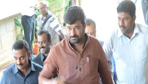 ವಿನಯ್ ಕುಲಕರ್ಣಿ