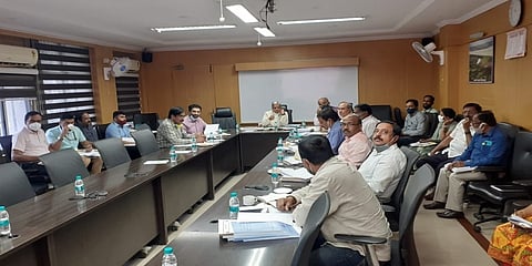 ಅಧಿಕಾರಿಗಳ ಜೊತೆಗಿನ ಸಭೆಯಲ್ಲಿ ಸಚಿವ ಗೋವಿಂದ ಕಾರಜೋಳ