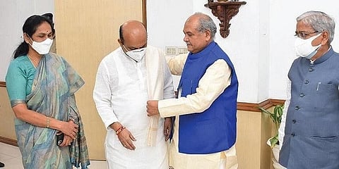 ಕೇಂದ್ರ ಸಚಿವ ನರೇಂದ್ರ ಸಿಂಗ್ ತೋಮರ್ ಅವರನ್ನು ಭೇಟಿ ಮಾಡಿರುವ ಸಿಎಂ ಬೊಮ್ಮಾಯಿ
