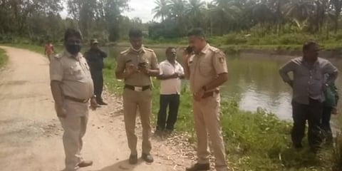 ಸ್ಥಳದಲ್ಲಿ ಪೊಲೀಸರು