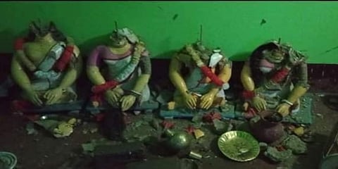 ಬಾಂಗ್ಲಾದೇಶದಲ್ಲಿ ಧ್ವಂಸಗೊಂಡಿರುವ ವಿಗ್ರಹಗಳು