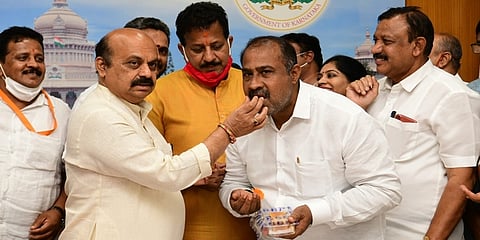 ಮುಖ್ಯಮಂತ್ರಿ ಬೊಮ್ಮಾಯಿ ಜೊತೆಗೆ ಶಾಸಕ ಸತೀಶ್ ರೆಡ್ಡಿ ಇರುವ ಚಿತ್ರ