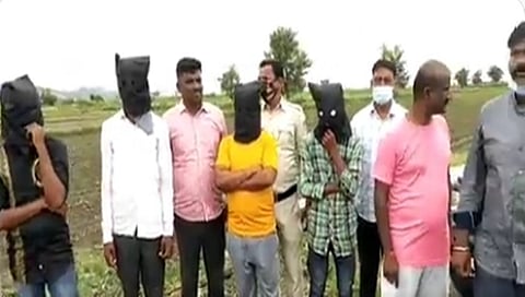 ಸ್ಥಳ ಮಹಜರಿಗೆ ಆರೋಪಿಗಳನ್ನು ಕರೆತಂದ ಪೊಲೀಸರು