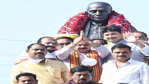 ಪಟೇಲ್ ವಿಗ್ರಹಕ್ಕೆ ಸಿಎಂ ಮಾಲಾರ್ಪಣೆ