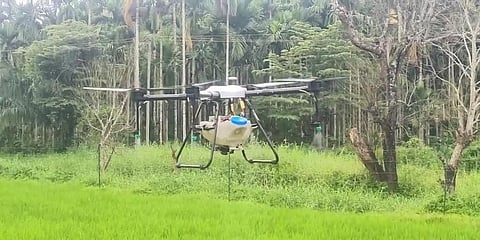 ಡ್ರೋನ್ ಮೂಲಕ ನಡೆಸಲಾಗುತ್ತಿರುವ ಕೃಷಿ ಚಟುವಟಿಕೆ