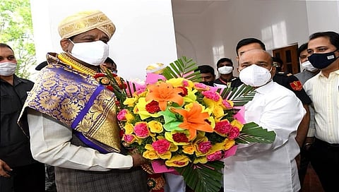 ರಾಜ್ಯಕ್ಕೆ ಆಗಮಿಸಿದ ಲೋಕಸಭಾ ಸ್ಪೀಕರ್ ಅವರು ರಾಜ್ಯಪಾಲ ಥಾವರ್ ಚಂದ್ ಗೆಹ್ಲೊಟ್ ಅಭಿನಂದನೆ ಸಲ್ಲಿಸಿದರು