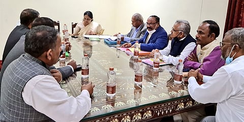 ಸಭೆಯಲ್ಲಿ ಕೇಂದ್ರ ಸಚಿವೆ ಶೋಭಾ ಕರಂದ್ಲಾಜೆ