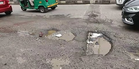 ಸುಜಾತ ಥಿಯೇಟರ್ ಬಳಿ ಅಪಘಾತ ನಡೆದ ಸ್ಥಳ