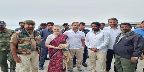 ಕಬಿನಿ ಹಿನ್ನೀರಿನಲ್ಲಿ ಹೆಚ್.ಡಿ.ಕೋಟೆ ಕಾಂಗ್ರೆಸ್ ಶಾಸಕ ಎ ಚಿಕ್ಕಮಾದು ಅವರೊಂದಿಗೆ ಸೋನಿಯಾ ಗಾಂಧಿ, ರಾಹುಲ್ ಗಾಂಧಿ