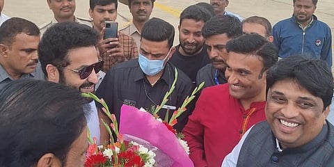 ಜೂ.ಎನ್ ಟಿಆರ್ ಅವರನ್ನು ಸ್ವಾಗತಿಸಿದ ಸಚಿವ ಸುಧಾಕರ್