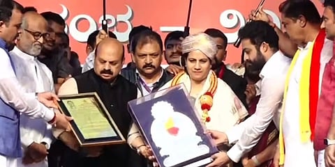 ಪುನೀತ್ ರಾಜ್ ಕುಮಾರ್ ಗೆ ಕರ್ನಾಟಕ ರತ್ನ ಪ್ರಶಸ್ತಿ ಪ್ರದಾನ