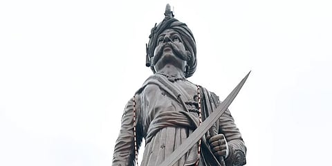 ದೇವನಹಳ್ಳಿಯಲ್ಲಿ ನಿರ್ಮಾಣ ಮಾಡಲಾಗಿರುವ ನಾಡಪ್ರಭು ಕೆಂಪೇಗೌಡರ 108 ಅಡಿ ಎತ್ತರದ ಪ್ರಗತಿಯ ಪ್ರತಿಮೆ