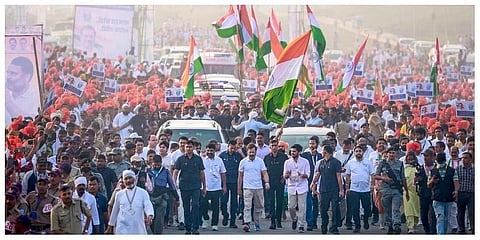 ಭಾರತ್ ಜೋಡೋ ಯಾತ್ರೆಯಲ್ಲಿ ಬೆಂಬಲಿಗರೊಂದಿಗೆ ರಾಹುಲ್ ಗಾಂಧಿ