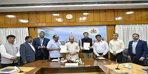 ಒಪ್ಪಂದಕ್ಕೆ ಸಹಿ ಹಾಕಿದ ಸಂದರ್ಭ