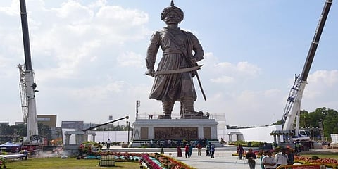 ಕೆಂಪೇಗೌಡ ಪ್ರತಿಮೆ