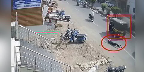 ಆಟೋದಿಂದ ಕೆಳಕ್ಕೆ ಜಿಗಿದ ಬಾಲಕಿ