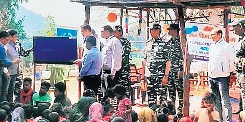 ಚೋರ್ಮಾರಾ ಗ್ರಾಮದಲ್ಲಿ ಅಳವಡಿಸಲಾದ ಟಿವಿ