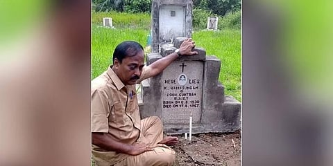 ತಂದೆಯ ಸಮಾಧಿ ಮುಂದೆ ಮಗ ತಿರುಮಾರನ್‌