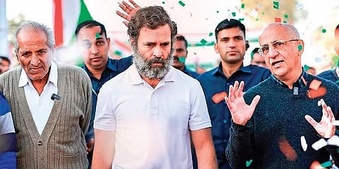 ಭಾನುವಾರ ಇಂದೋರ್‌ನಲ್ಲಿ ನಡೆದ ಭಾರತ್ ಜೋಡೋ ಯಾತ್ರೆಯಲ್ಲಿ ಲೇಖಕ ಹರ್ಷ್ ಮಂದರ್ ಅವರೊಂದಿಗೆ ಕಾಂಗ್ರೆಸ್ ನಾಯಕ ರಾಹುಲ್ ಗಾಂಧಿ.