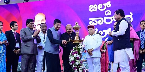 ಜಾಗತಿಕ ಹೂಡಿಕೆದಾರರ ಸಮಾವೇಶವನ್ನು ಬೆಂಗಳೂರಿನಲ್ಲಿ ಉದ್ಘಾಟಿಸಿದ ಕೇಂದ್ರ ಸಚಿವ ಪಿಯೂಶ್ ಗೋಯಲ್, ಪ್ರಹ್ಲಾದ್ ಜೋಷಿ, ಸಿಎಂ ಬೊಮ್ಮಾಯಿ ಮತ್ತಿತರರು