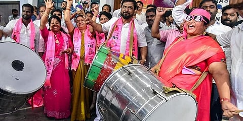 ಟಿಆರ್ ಎಸ್ ಕಾರ್ಯಕರ್ತರ ವಿಜಯೋತ್ಸವ