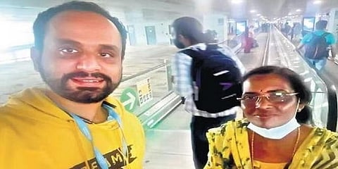 ದೆಹಲಿ ವಿಮಾನ ನಿಲ್ದಾಣದಲ್ಲಿ ಪಿ ಗೀತಾ ಅವರೊಂದಿಗೆ ಡಾ. ಮೊಹಮ್ಮದ್ ಆಶೀಲ್
